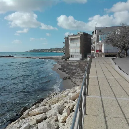 Emilia Lido Esperando * Sciacca